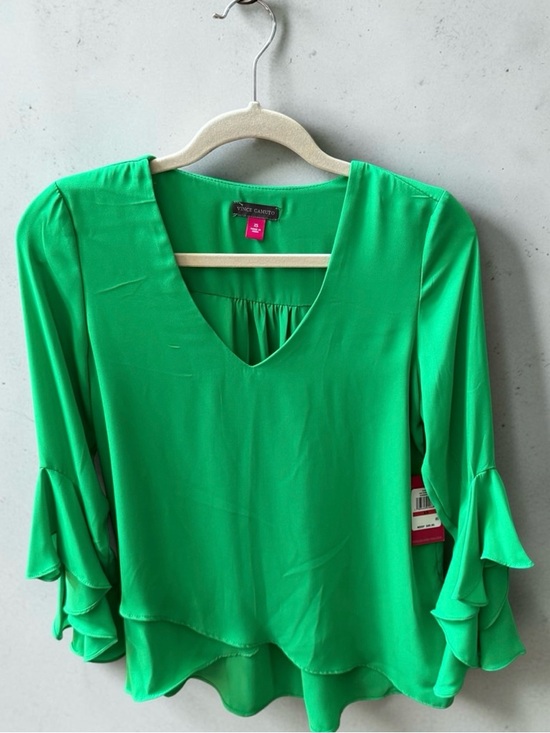 Vince Camuto Tops - Vince Camuto Vivid Green V-Neck Ruffle Sleeve Top Size XS